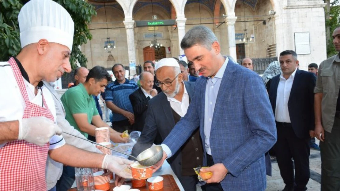 Vali Baruş, '81 ilde Babalar ve Çocuklar Sabah Namazında Buluşuyor' Etkinliğine Katıldı