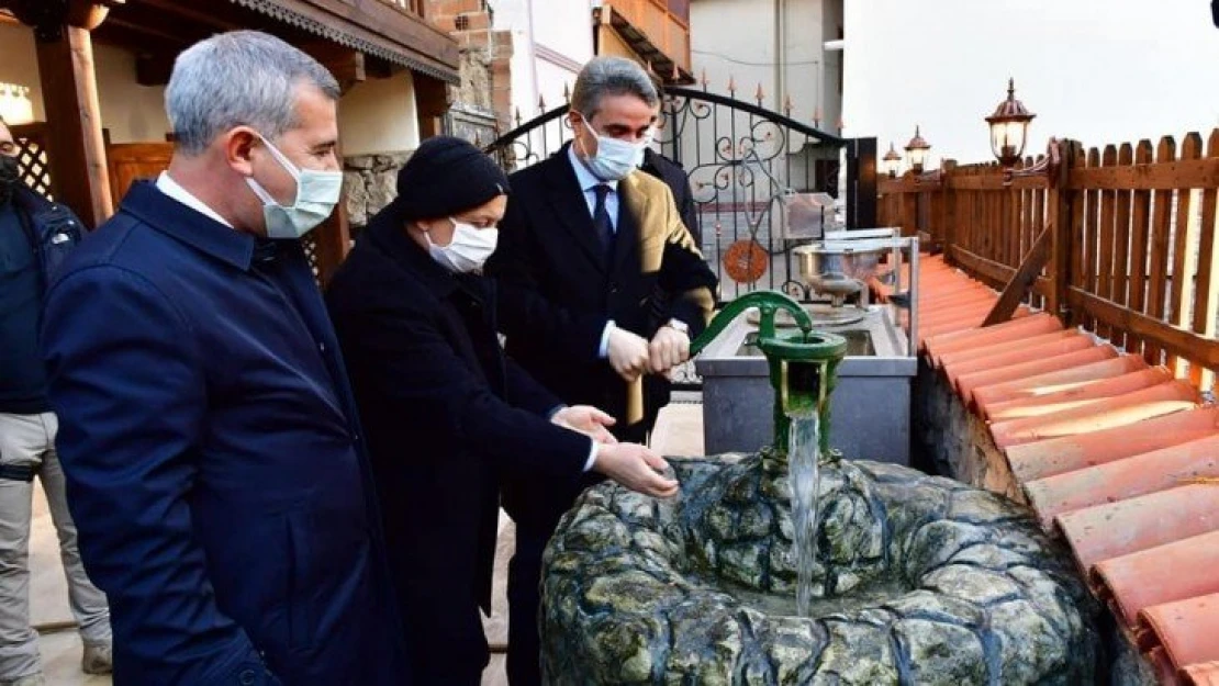 Vali Baruş, Başkan Çınar'ı kutladı