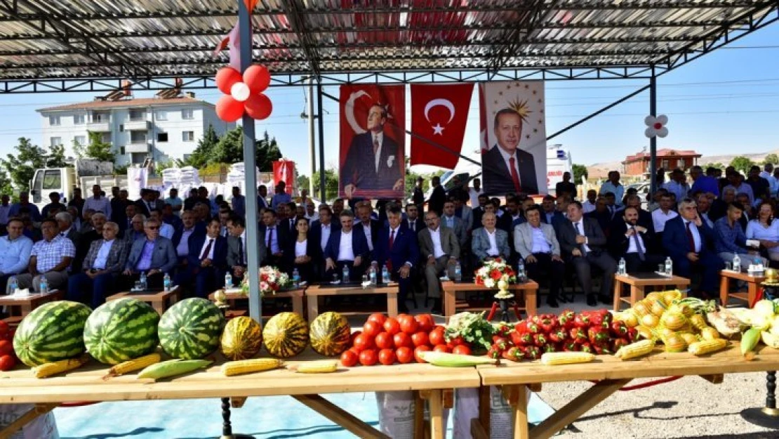 Vali Baruş Makine Parkı Açılışı Ve Tarla Günü Etkinliğine Katıldı