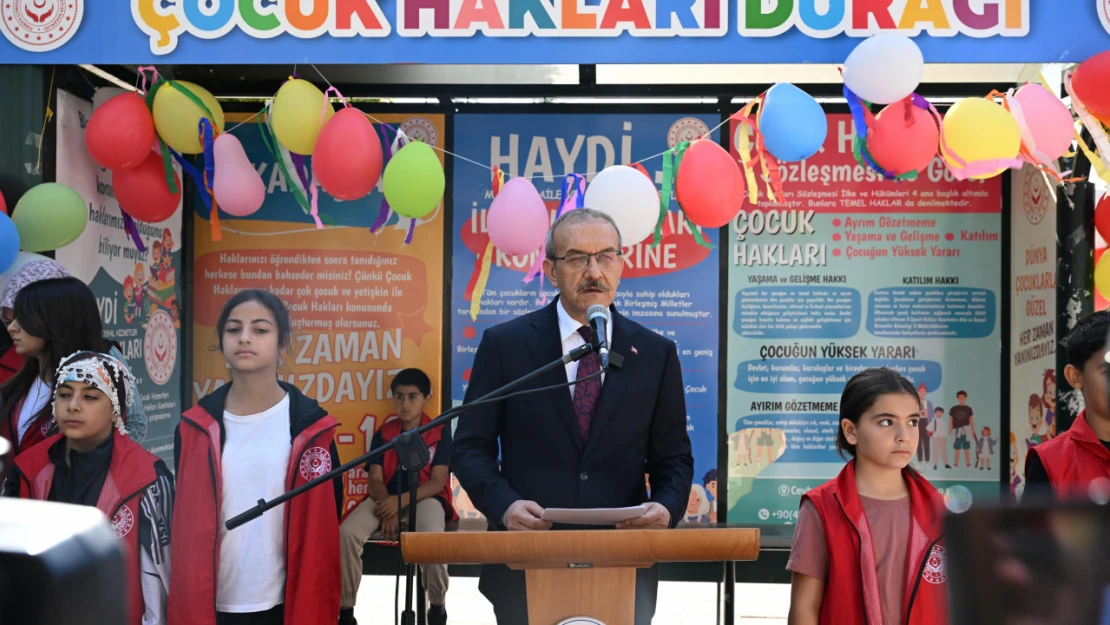 Vali Seddar Yavuz Çocuk Hakları Durağı Farkındalık Etkinliğine Katıldı