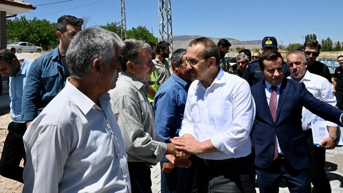 Vali Seddar Yavuz,  Köy Konutları ve Çoklu Kalıcı Deprem Konutlarında İncelemelerde Bulundu