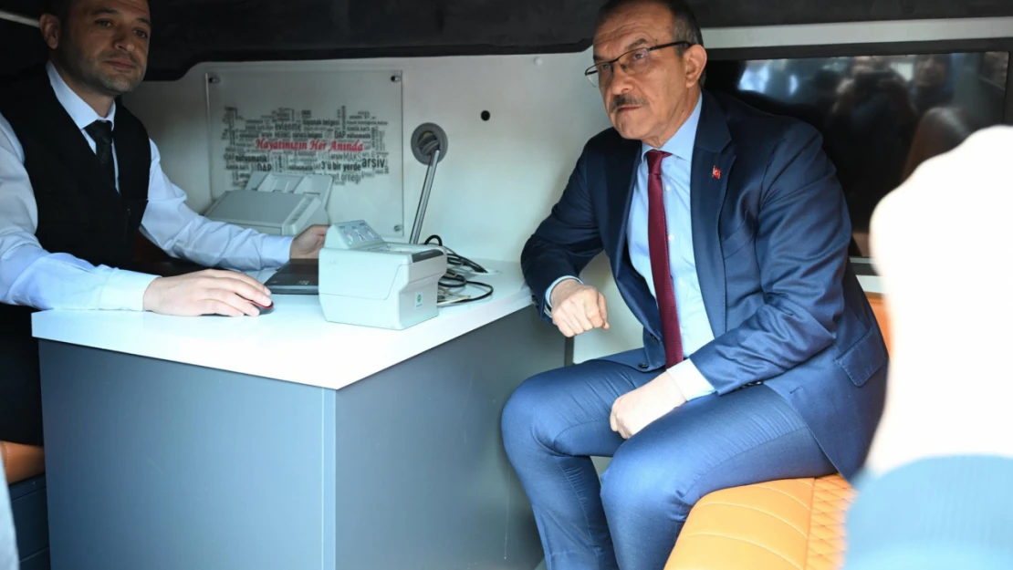 Vali Seddar Yavuz, Nüfus Mobil Hizmet Aracı Tanıtım Töreninde Vatandaşlara Çağrıda Bulundu