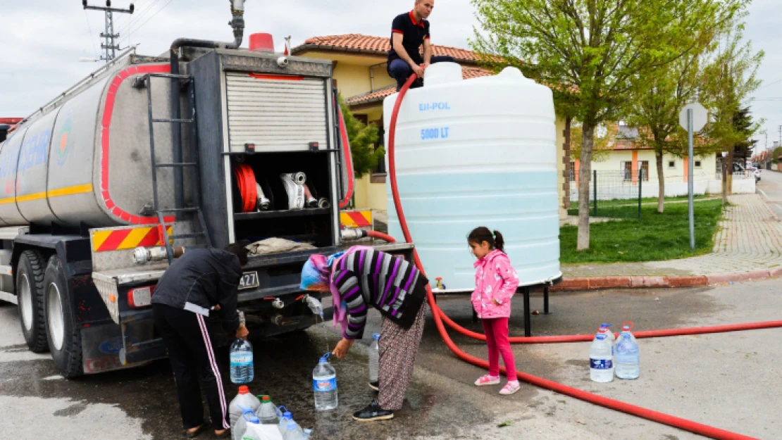 Vatandaşların Su İhtiyacı Tankerlerle Karşılanıyor