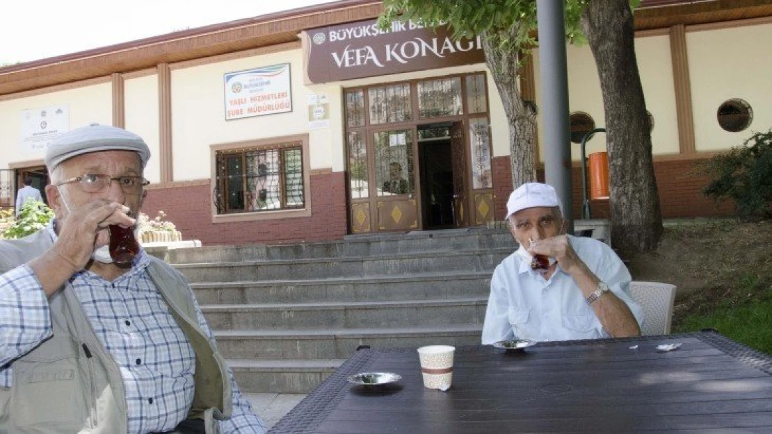 Vefa Konağı misafirlerini ağırlamaya tekrar başladı