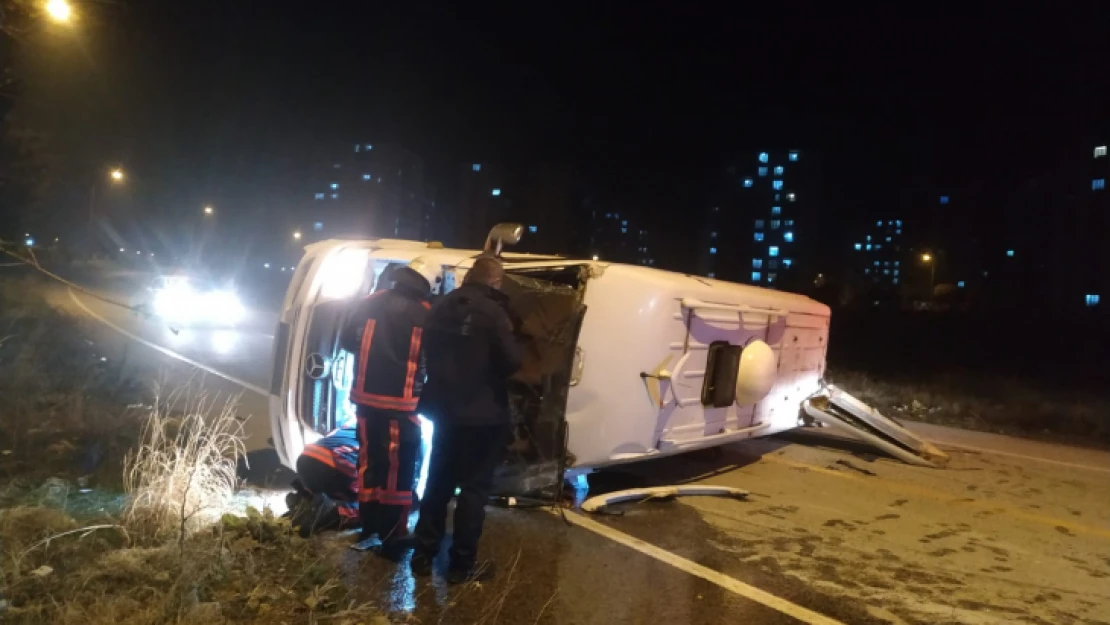 Yakınca Mahallesinde Trafik Kazası 3 yaralı