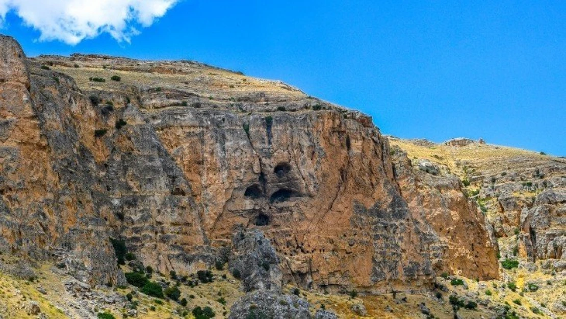 Yazıhan Ansır mağaraları gün yüzüne çıkıyor