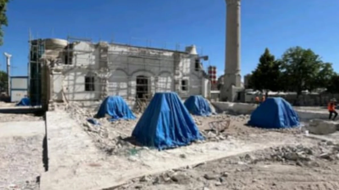 Yeni Cami'deki restore çalışmalarına hız verildi