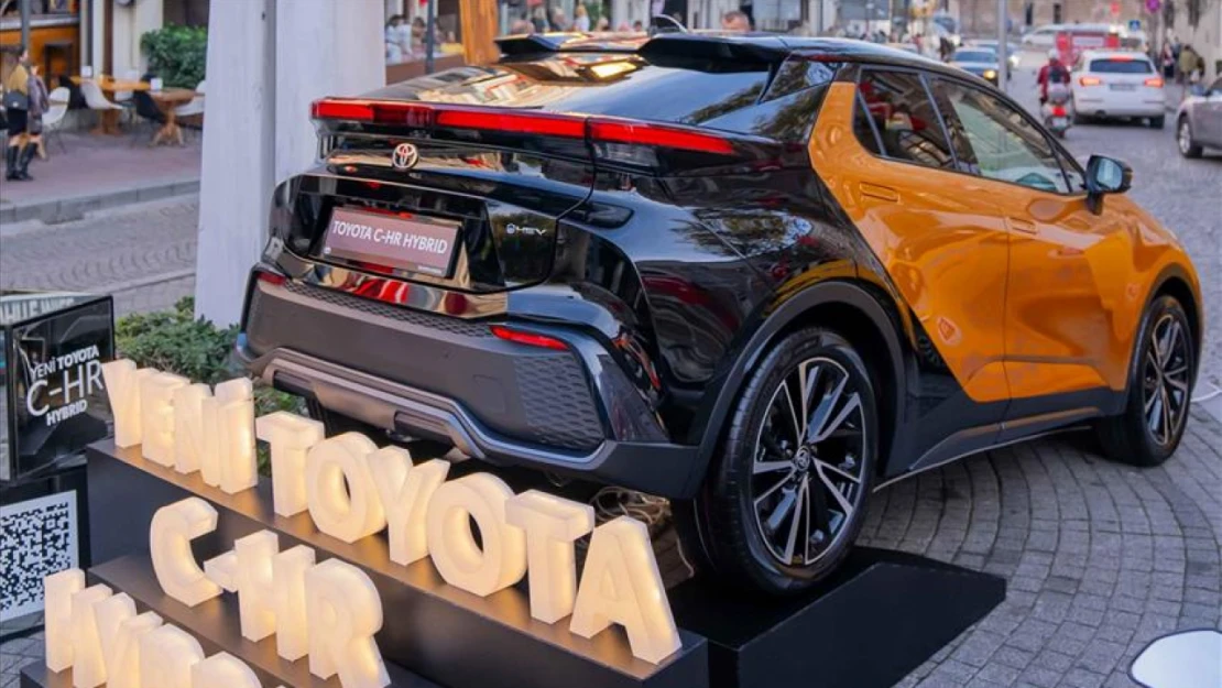 Yeni Toyota C-HR Hybrid ilk kez Artweeks Akaretler'de