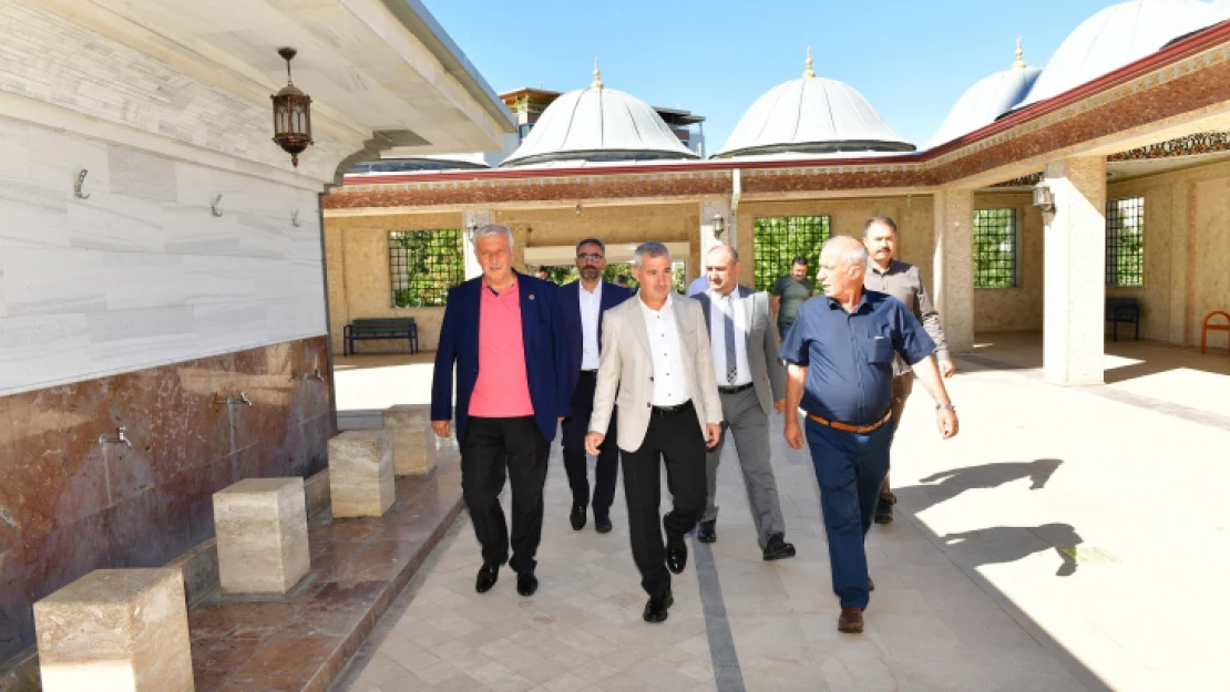 Yeşilyurt Belediyesi 'Cami Temizleme Ekipleri', İlçedeki 170 Camiyi Baştan Aşağıya Temizliyor