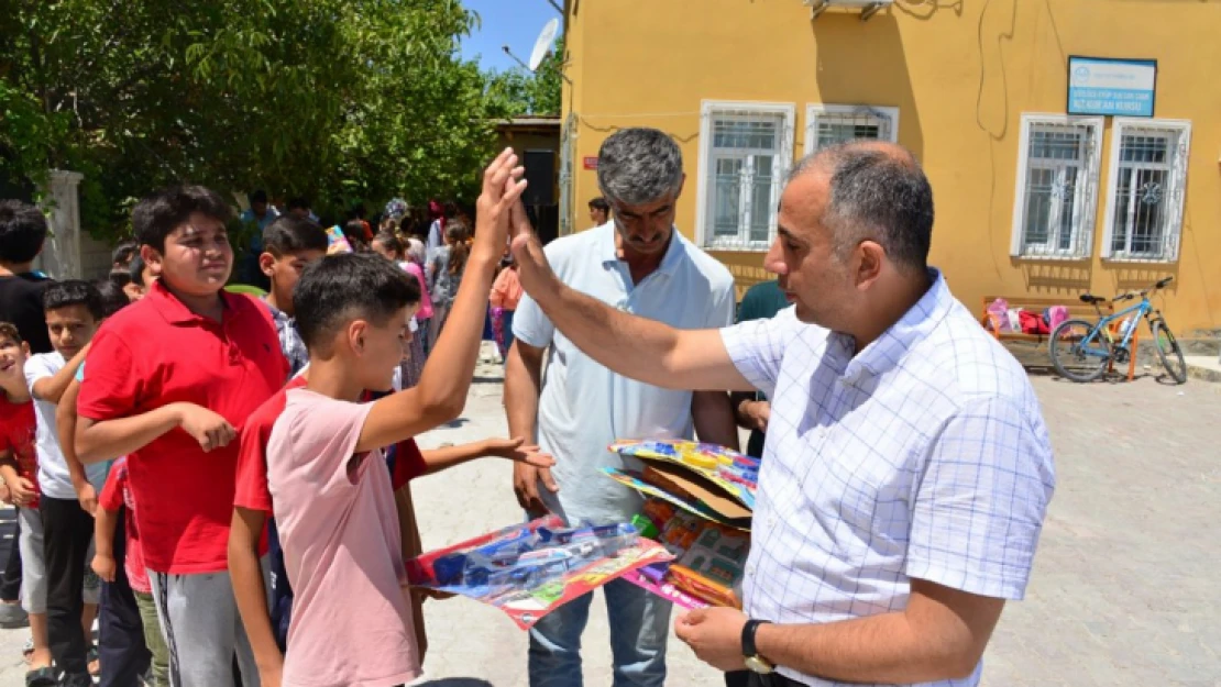 Yeşilyurt Belediyesi 'İyilik Makası' Projesiyle Çocukların Yüzünü Güldürüyor