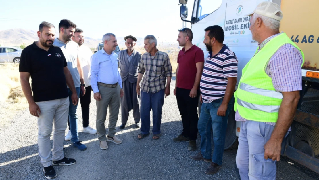 Yeşilyurt Belediyesi Kırsal Mahallelerdeki Yol Yatırımlarına Ağırlık Veriyor