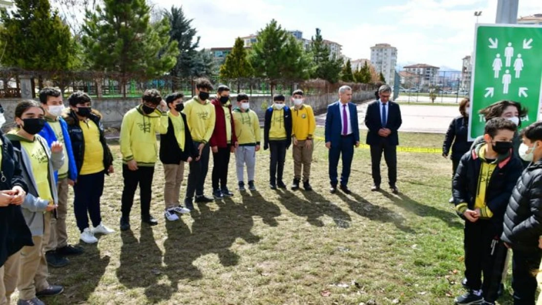 Yeşilyurt Belediyesi'nden Gerçeği Aratmayan Deprem Tatbikatı