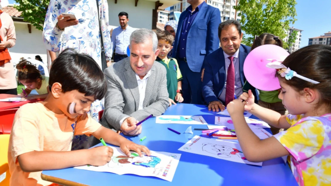 Yeşilyurt Belediyesi 'Öğrenmeye Hoşgeldin' Projesiyle Minik Öğrencilerin Eğitim Hayatına Katkı Sunuyor