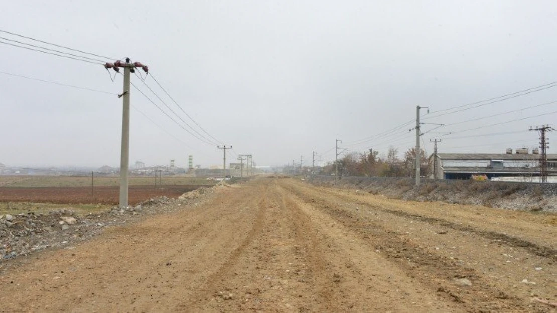 Yeşilyurt Belediyesi, Sivas Yoluyla Ankara Asfaltı Arasında Ki Bağlantı Yolunu Açıyor