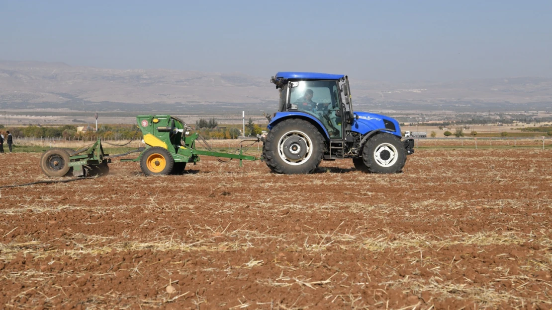 Yeşilyurt Belediyesi Yeni Yılın İlk Tohumlarını Toprakla Buluşturdu