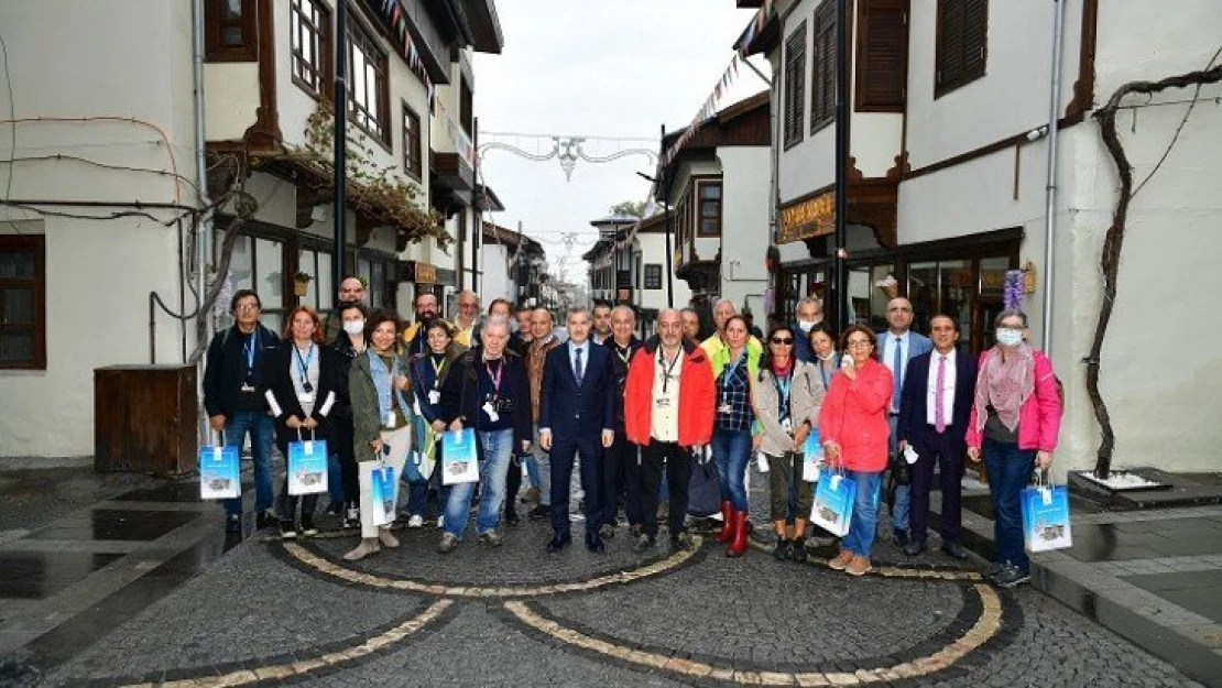 Yeşilyurt Lezzet Caddesi 30 Kişilik Gastronomi Tur Rehberi Heyetini ağırladı