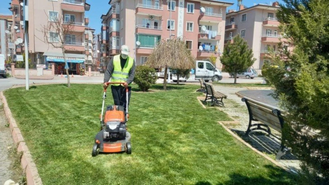 Yeşilyurt'ta Yeşil Alanların Sayısı Hızla Artıyor