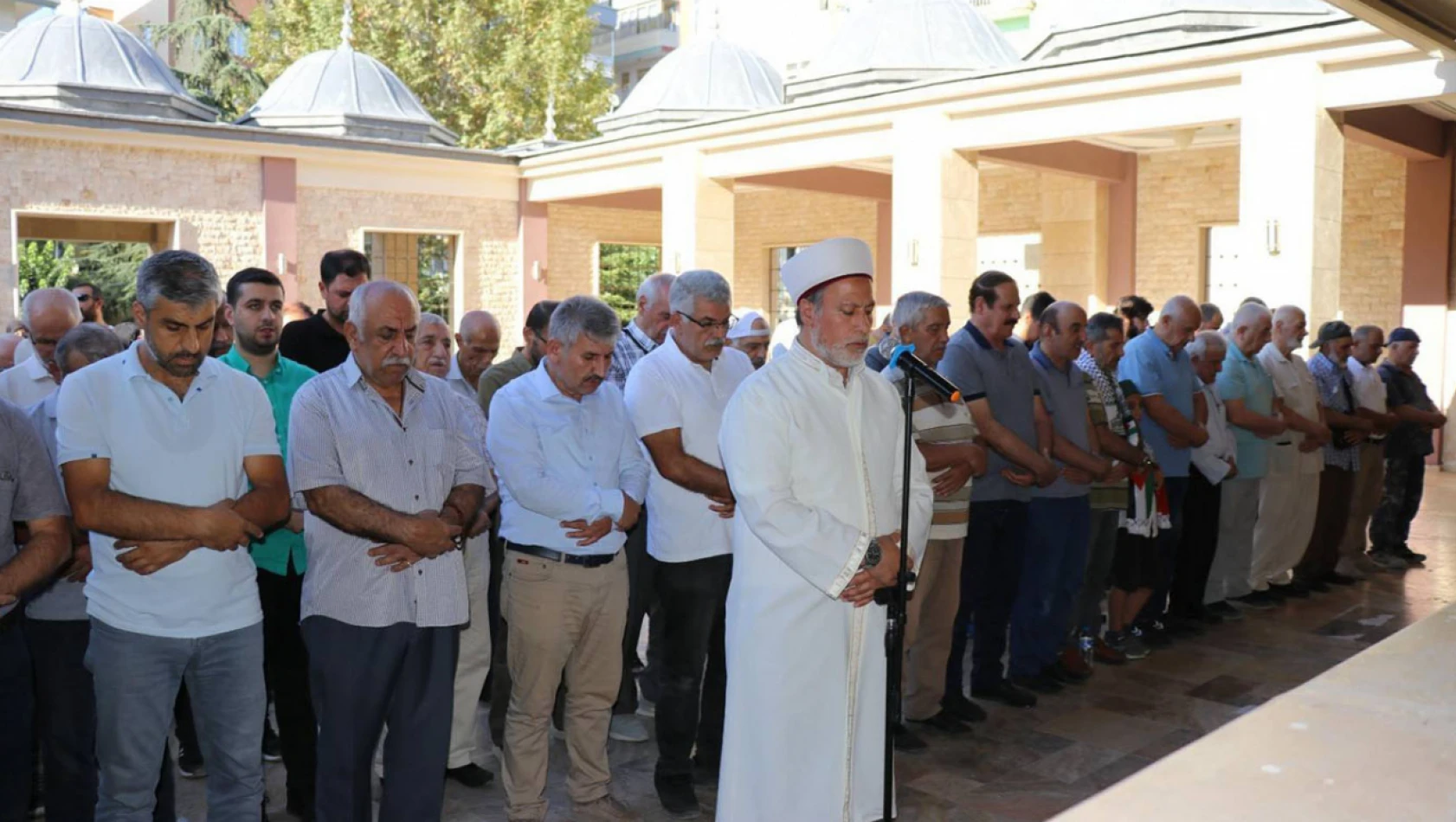 Malatya'da Batı Şeria'da şehid edilen Ayşenur Ezgi Eygi için gıyabi cenaze namazı kılındı