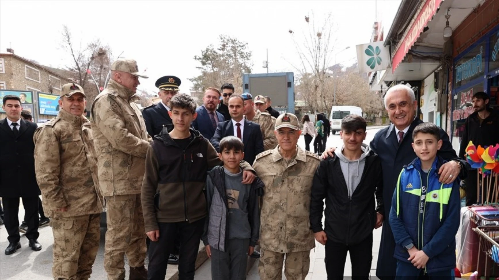 Jandarma Genel Komutanı Orgeneral Çetin, Muş'ta ziyaretler yaptı