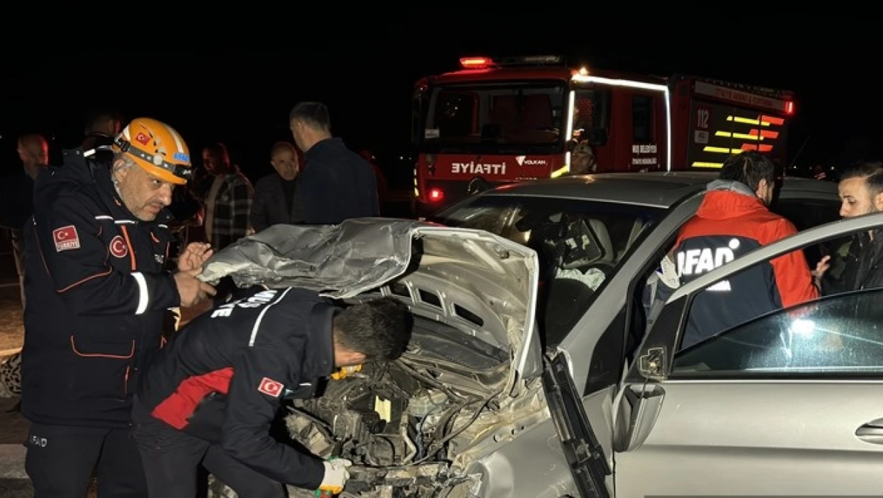 2 otomobilin çarpışması sonucu 9 kişi yaralandı