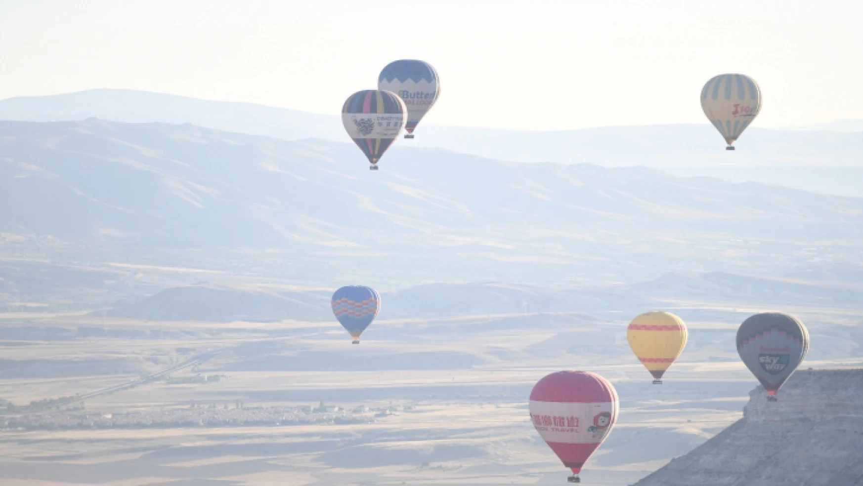 660 bin 79 yolcu sıcak hava balonlarıyla uçtu