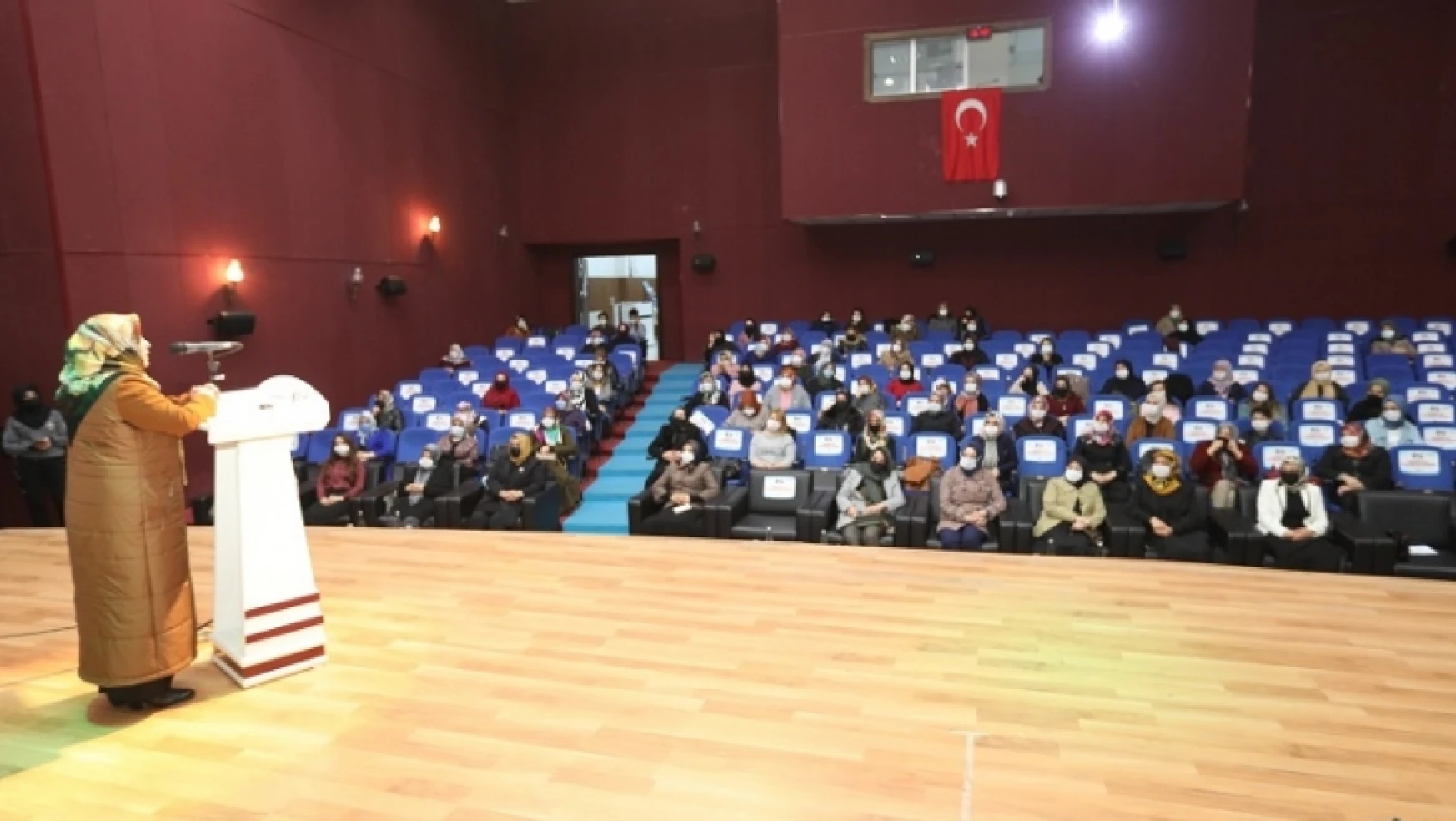 AK Parti Kadın Kolları ve Belediye Kadın Meclisinden Berat Kandili Programı