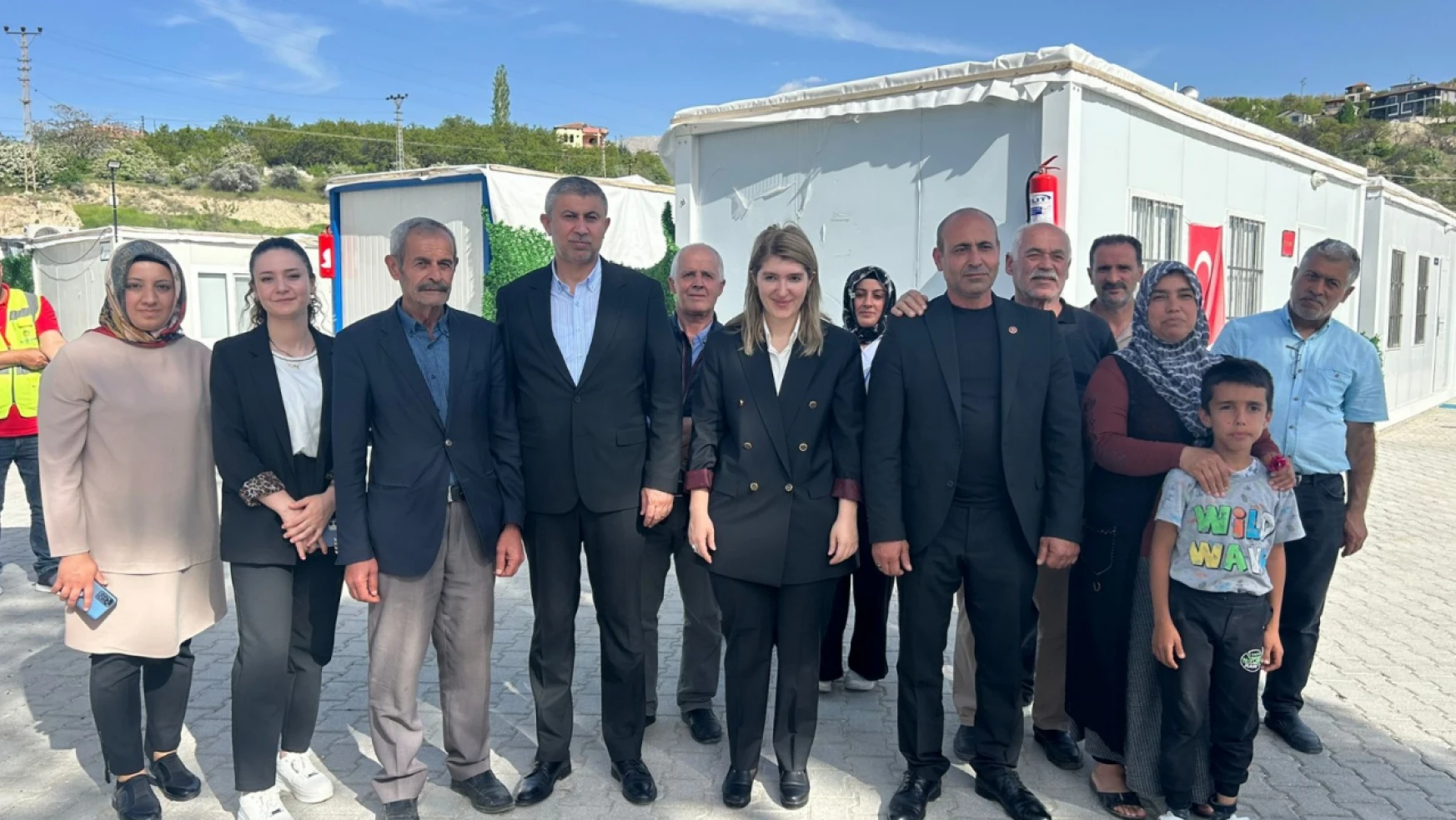 AK Parti Milletvekili Ölmeztoprak'tan konteyner kent ziyareti