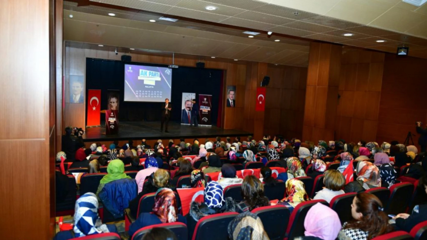 AK Parti siyaset akademisi 'Kadın '