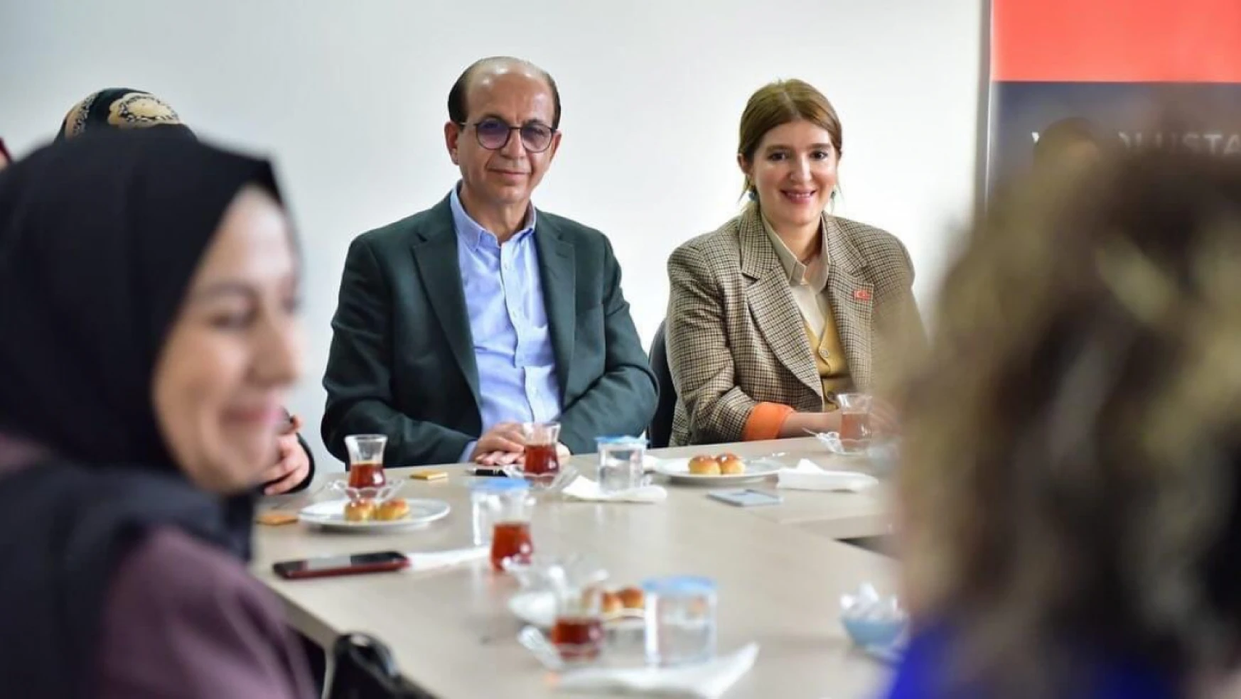 AK Parti Yeşilyurt Adayı Prof. Dr. İlhan Geçit'ten KADEM'e ziyaret