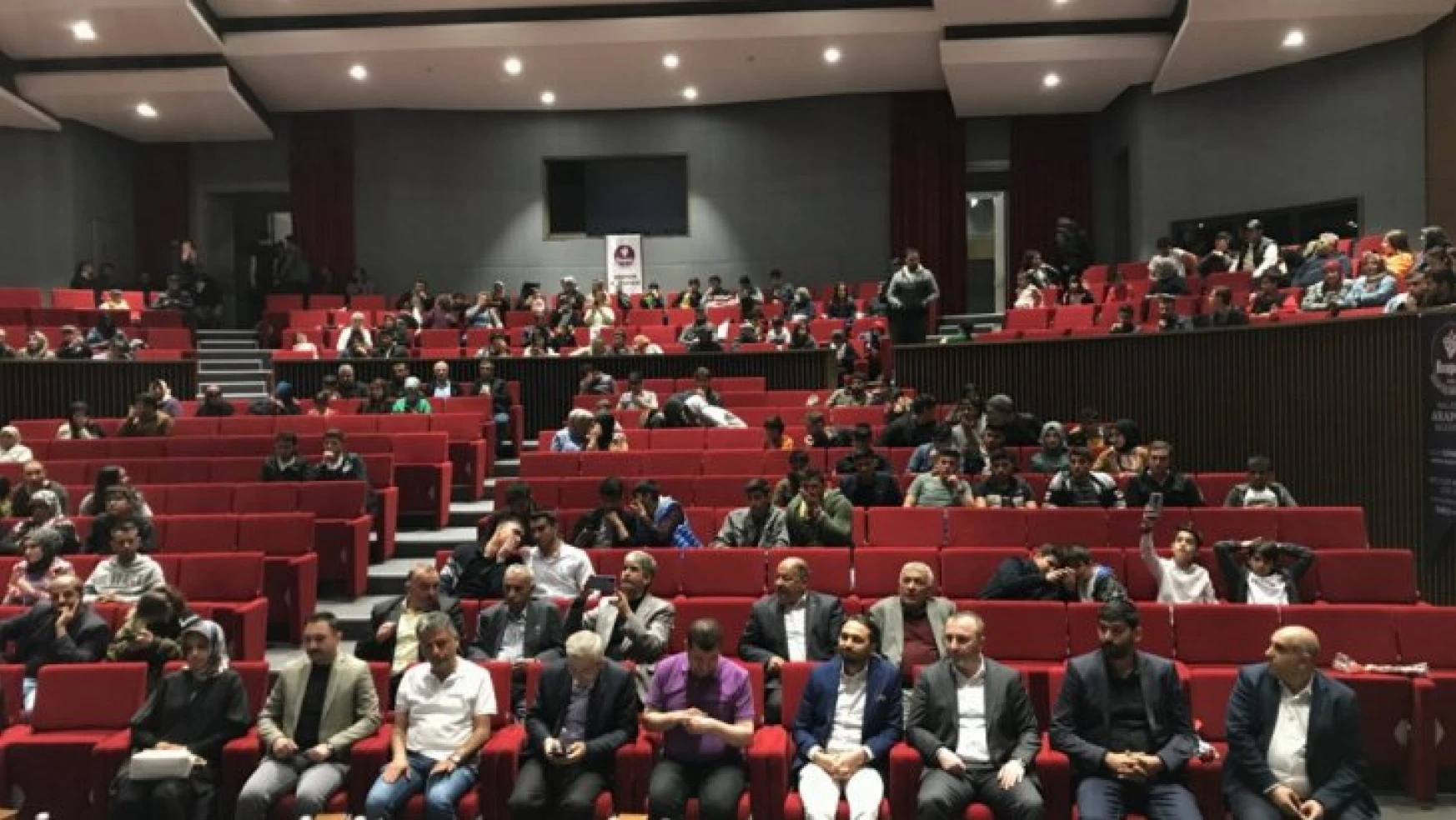 Arapgir Belediyesi Engelliler Haftasına Yönelik Bilal Göregen Konseri Düzenledi