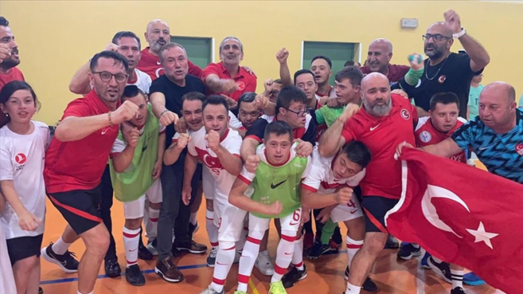 Avrupa şampiyonu Down Sendromlu Futsal Milli Takımı, yurda döndü