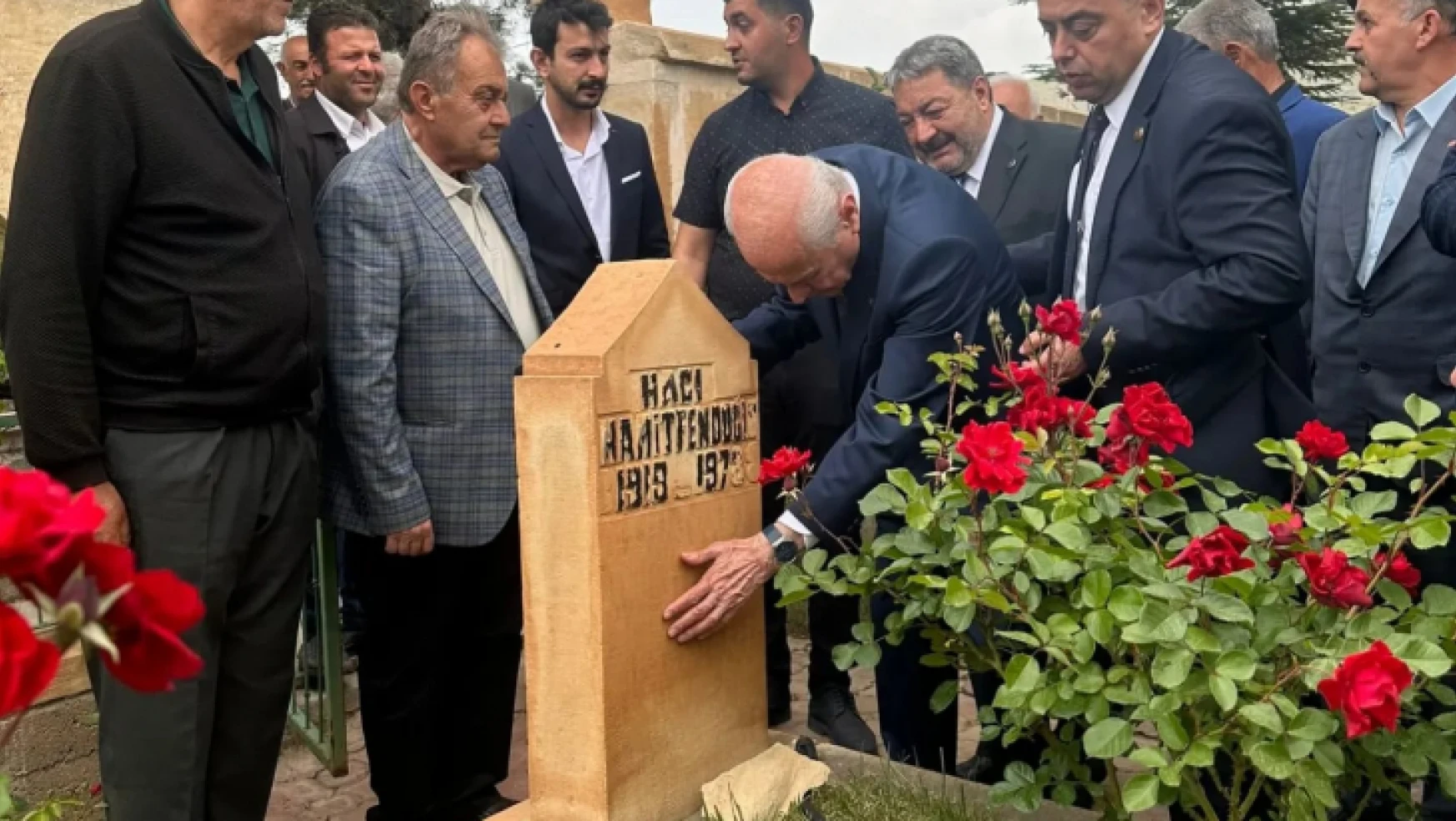 Bahçeli'den Şehit Hamido'nun mezarına ziyaret