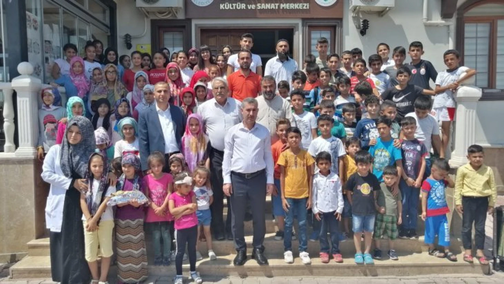 Başkan Çınar, Başarılı Öğrencileri Portatif Havuz'la Ödüllendirdi