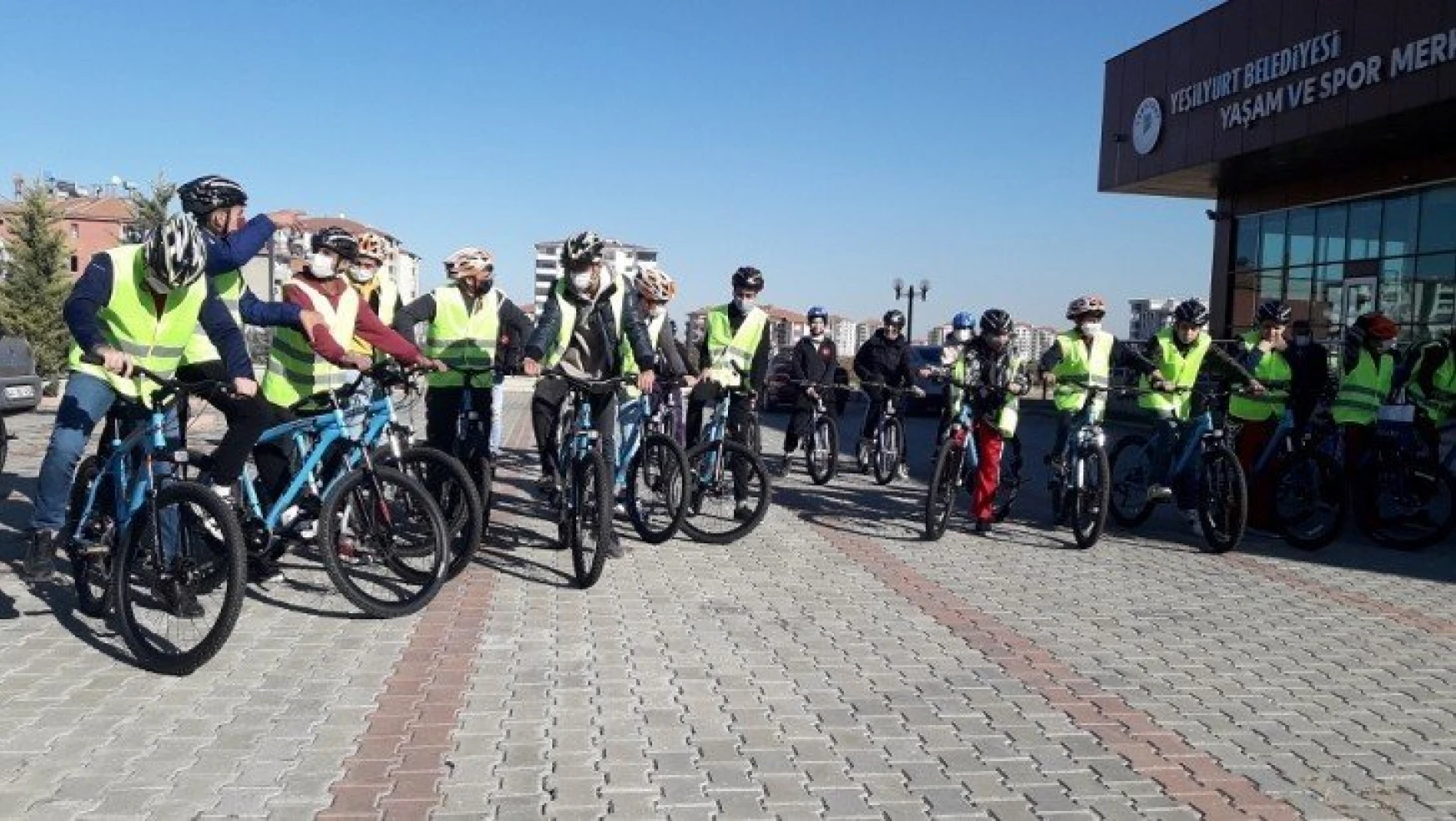 Başkan Çınar, Bisikletçileri Kahve Konağında Misafir Etti
