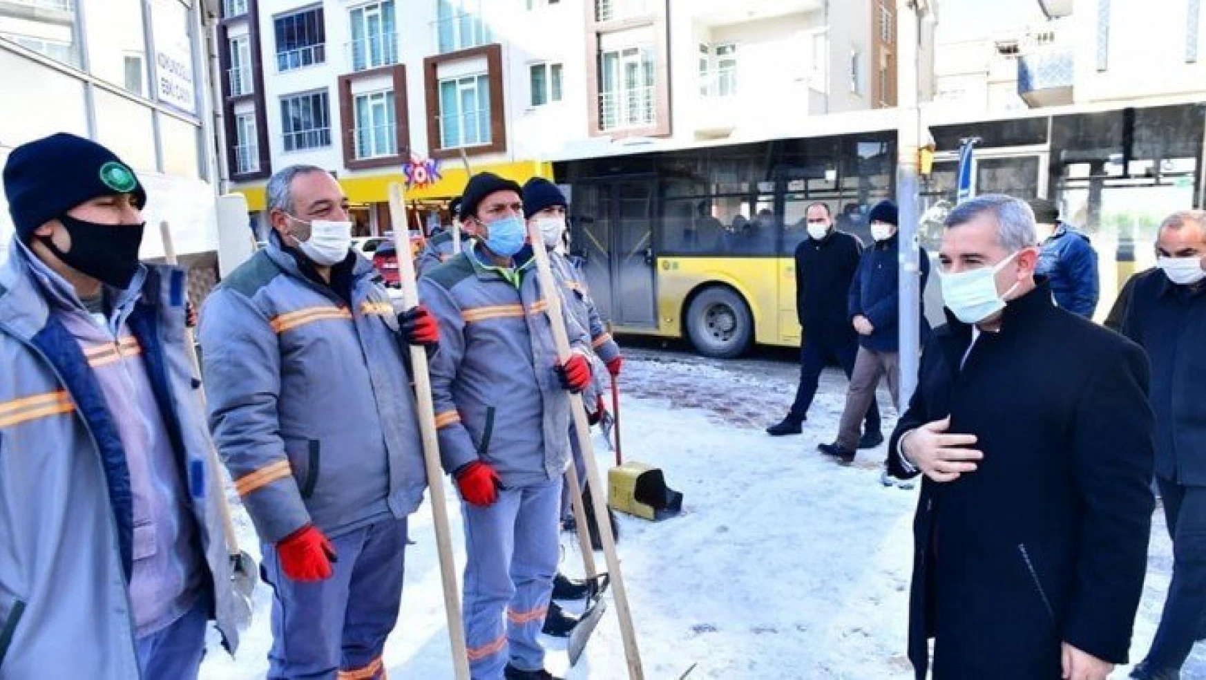 Başkan Çınar, Çukurdere Ve Koyunoğlu Mahallelerindeki Kar Küreme Çalışmalarını İnceledi