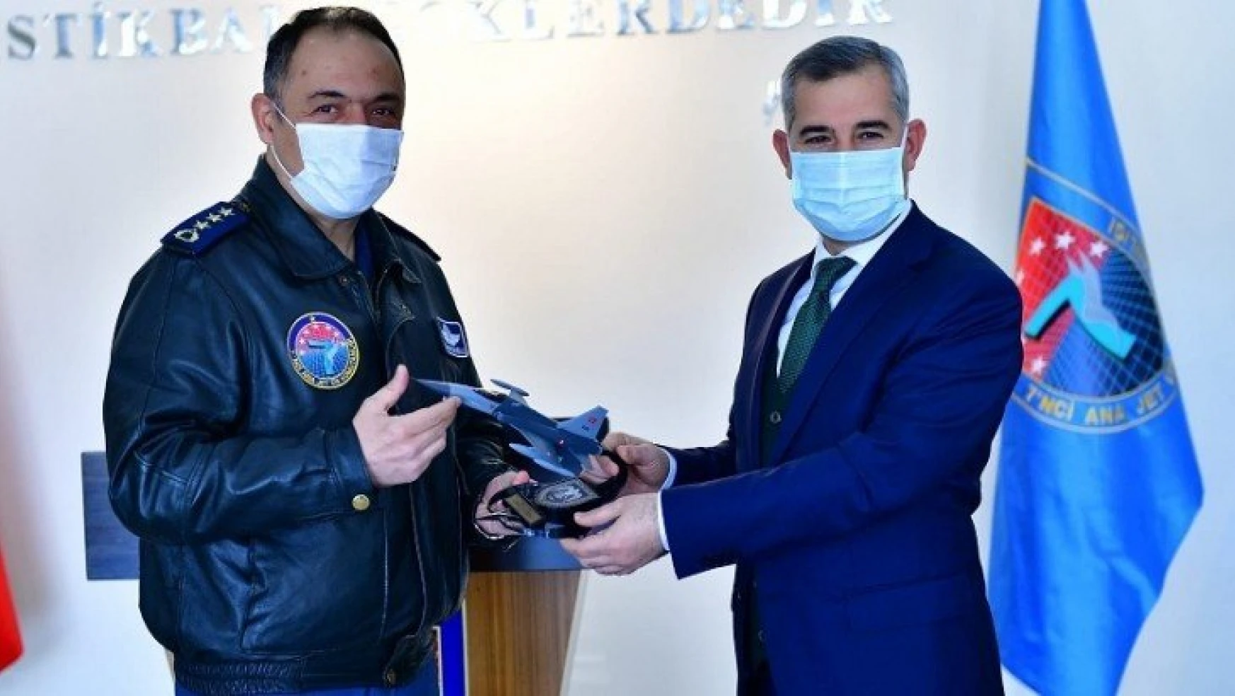Başkan Çınar'dan 7. Ana Jet Üs Komutanı Hava Pilot Albay Zeki Koltukoğlu'na 'Hayırlı Olsun' Ziyareti