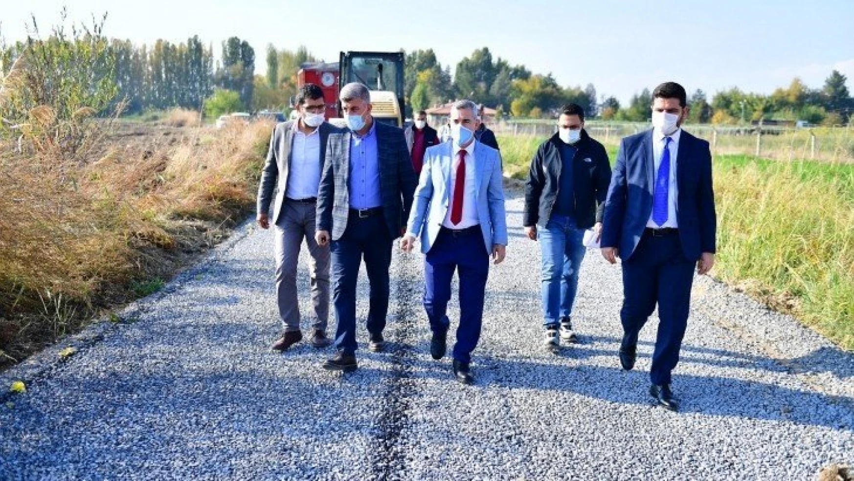 Başkan Çınar, Dilek Mahallesindeki Sathi Kaplama Çalışmalarını İnceledi
