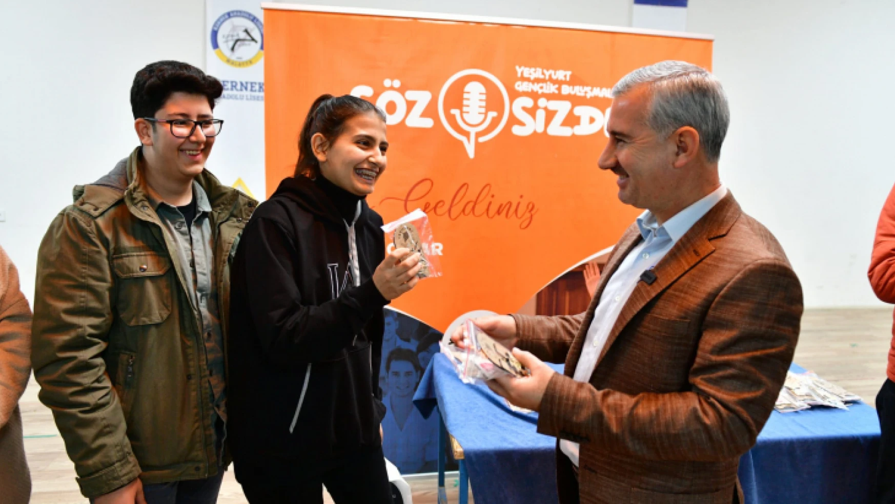 Başkan Çınar, Kernek Anadolu Lisesi'nde Düzenlenen 'Söz Sizde' Etkinliğinde Öğrencilerle Buluştu