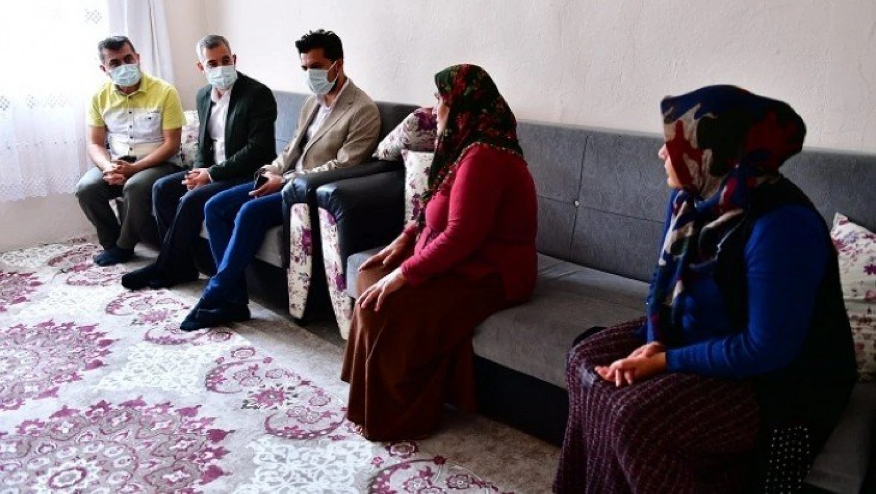 Başkan Çınar Kiltepe'da iki aileyi ziyaret etti
