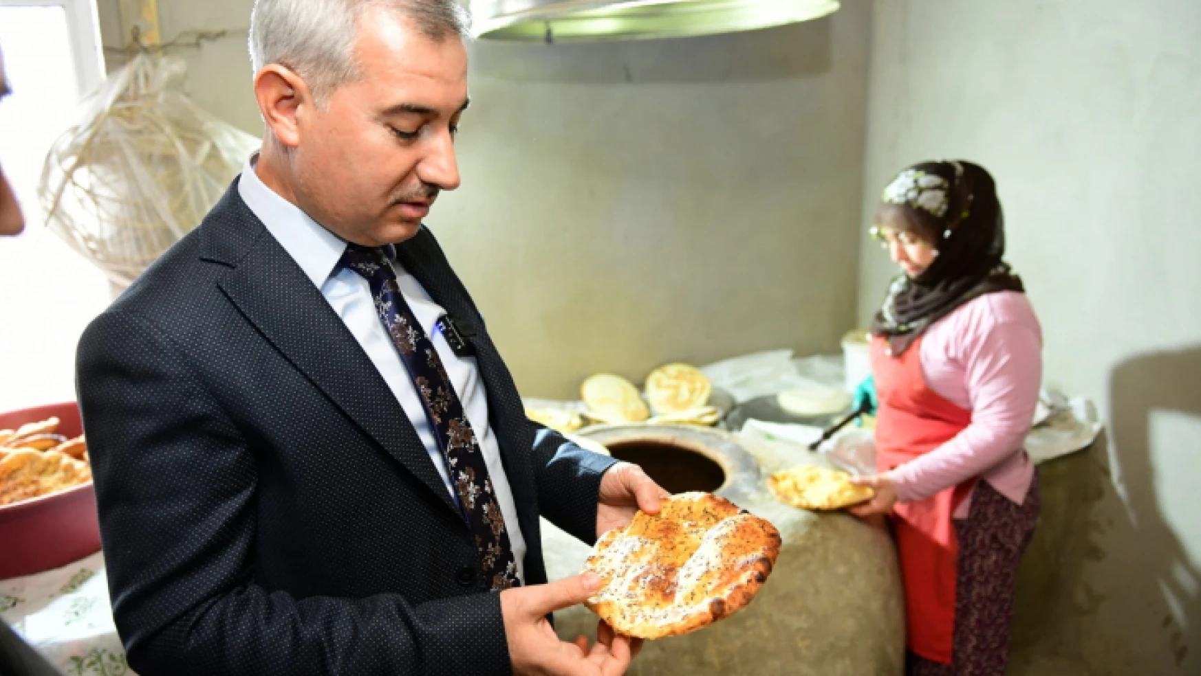 Başkan Çınar 'Malatya Bilik Ekmeği' Coğrafi İşaret Tescil Belgesini İşletmelere Teslim Etti