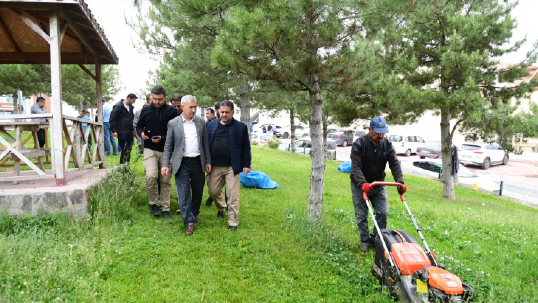Başkan Çınar, Park Ve Yeşil Alanlardaki Düzenleme Çalışmalarını İnceledi