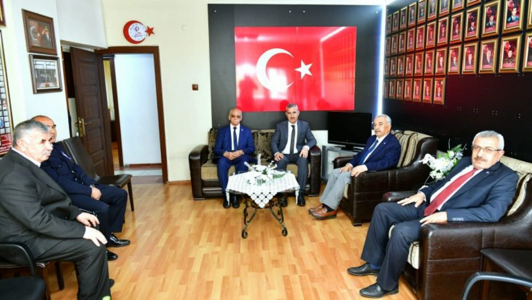 Başkan Çınar, Polis Haftası Nedeniyle Çeşitli Ziyaretlerde Bulundu