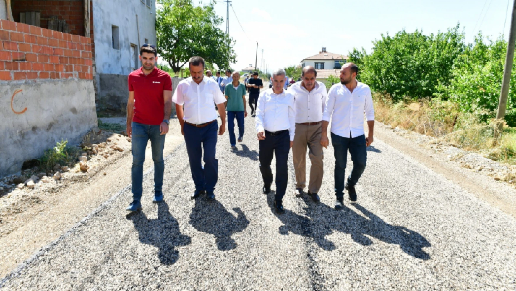 Başkan Çınar, Suluköy Mahallesindeki Yol Yenileme Hizmetlerini İnceledi