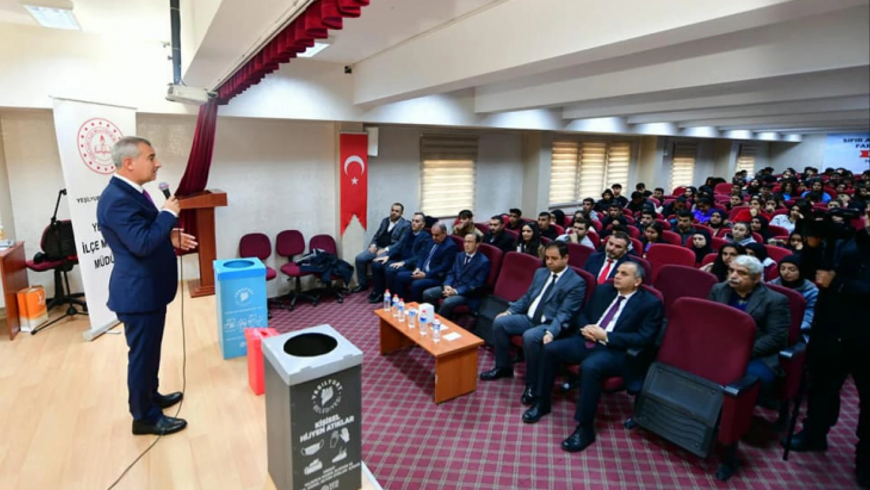 Başkan Çınar, Turgut Özal Anadolu Lisesindeki 'Sıfır Atık' Eğitim Toplantısına Katıldı