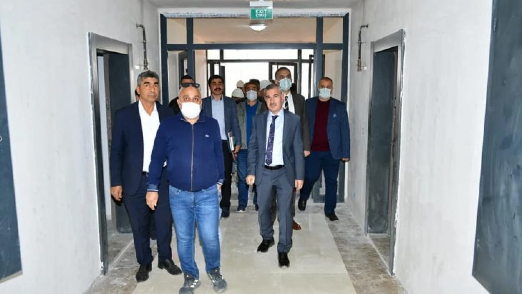 Başkan Çınar, Yakınca Mahallesinde ki Deprem Konutlarını İnceledi