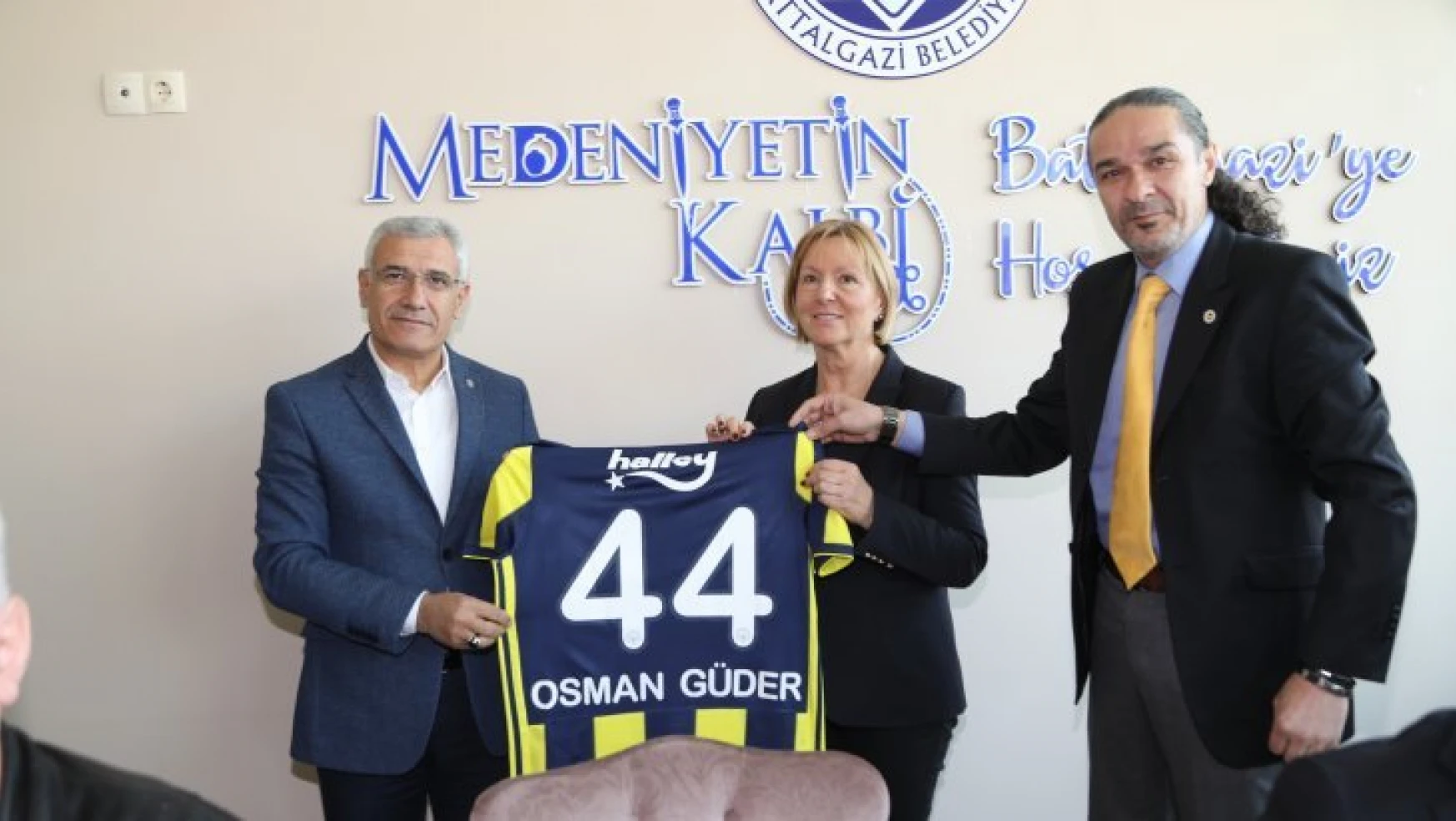 Başkan Güder, Fenerbahçe Yönetimine Tarihe Yön Veren Battalgazi'yi Tanıttı