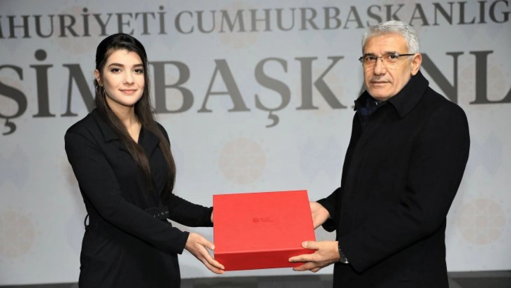 Başkan Güder, Türkiye'nin Zenginliklerini Gençlerle Birlikte İzledi