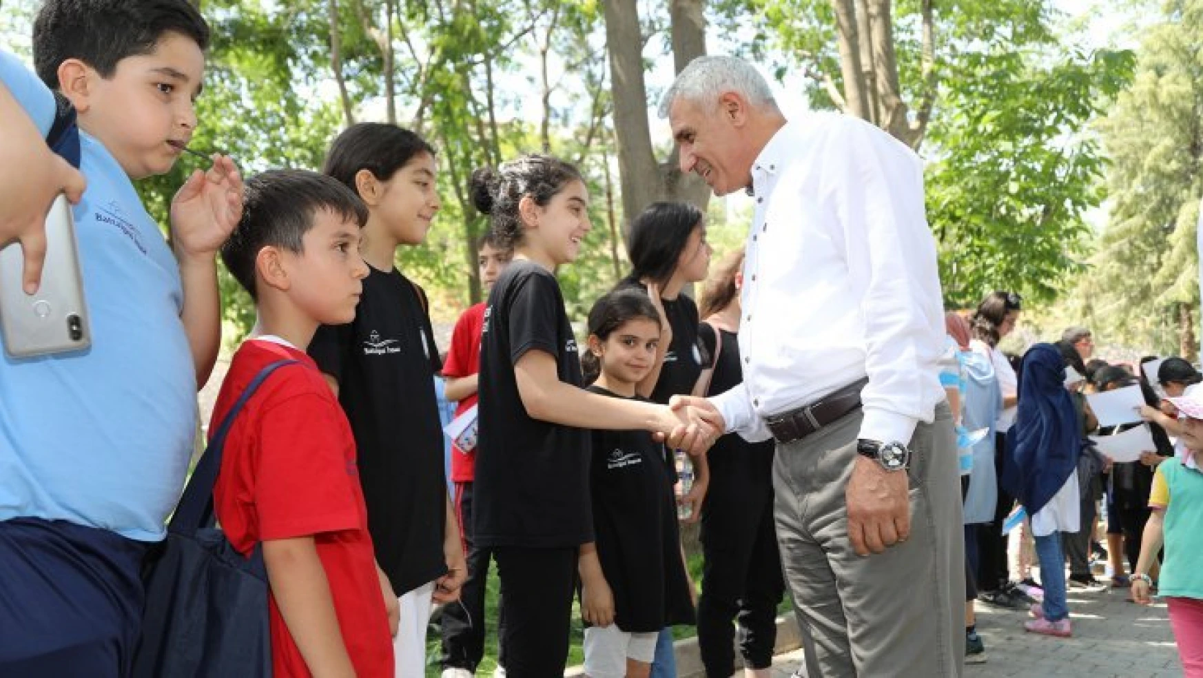 Başkan Güder, Yaz Okuluna Katılan Öğrencilerle Piknikte Biraraya Geldi