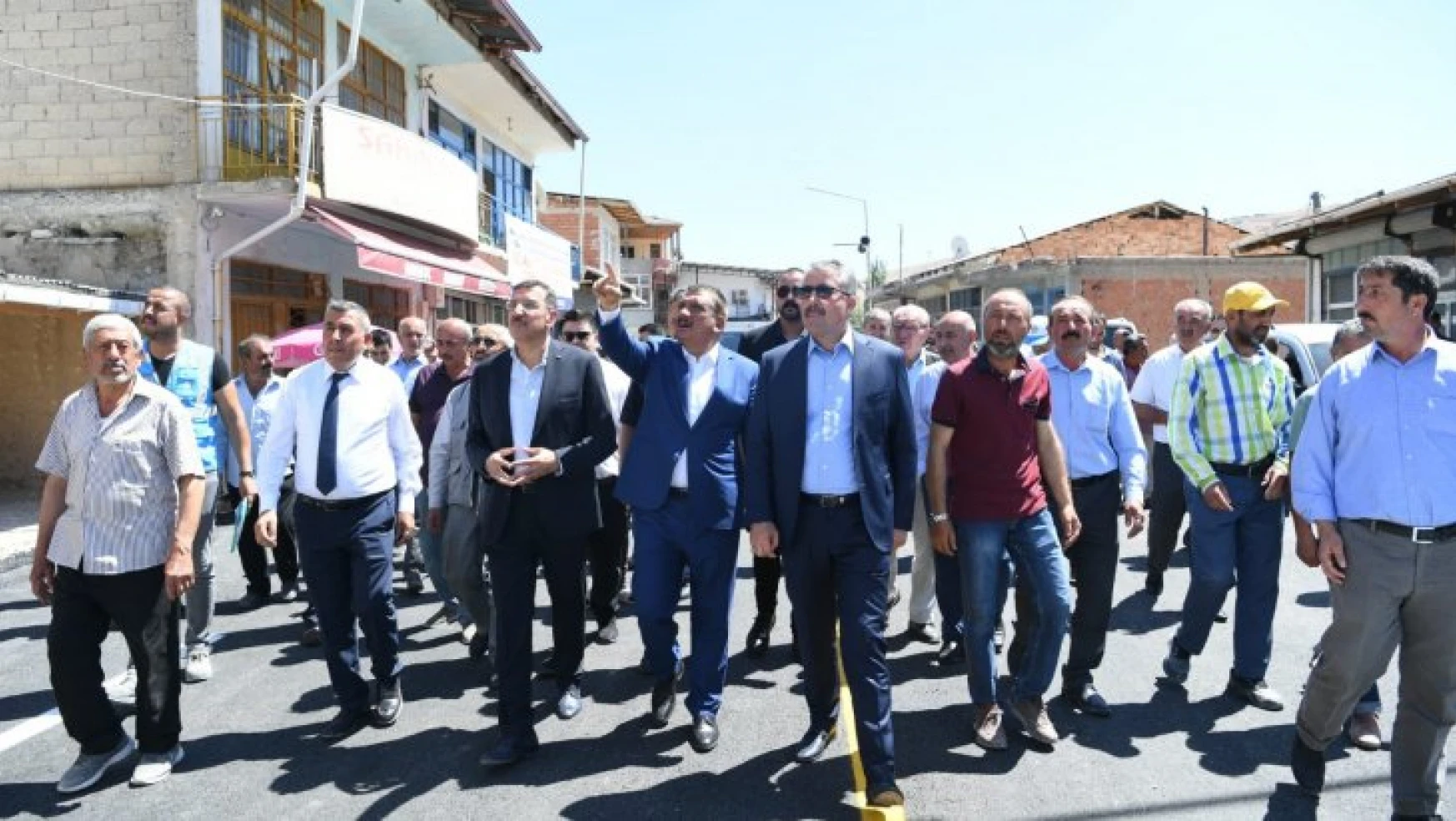 Başkan Gürkan Darende Ayvalı Mahallesinde incelemelerde bulundu