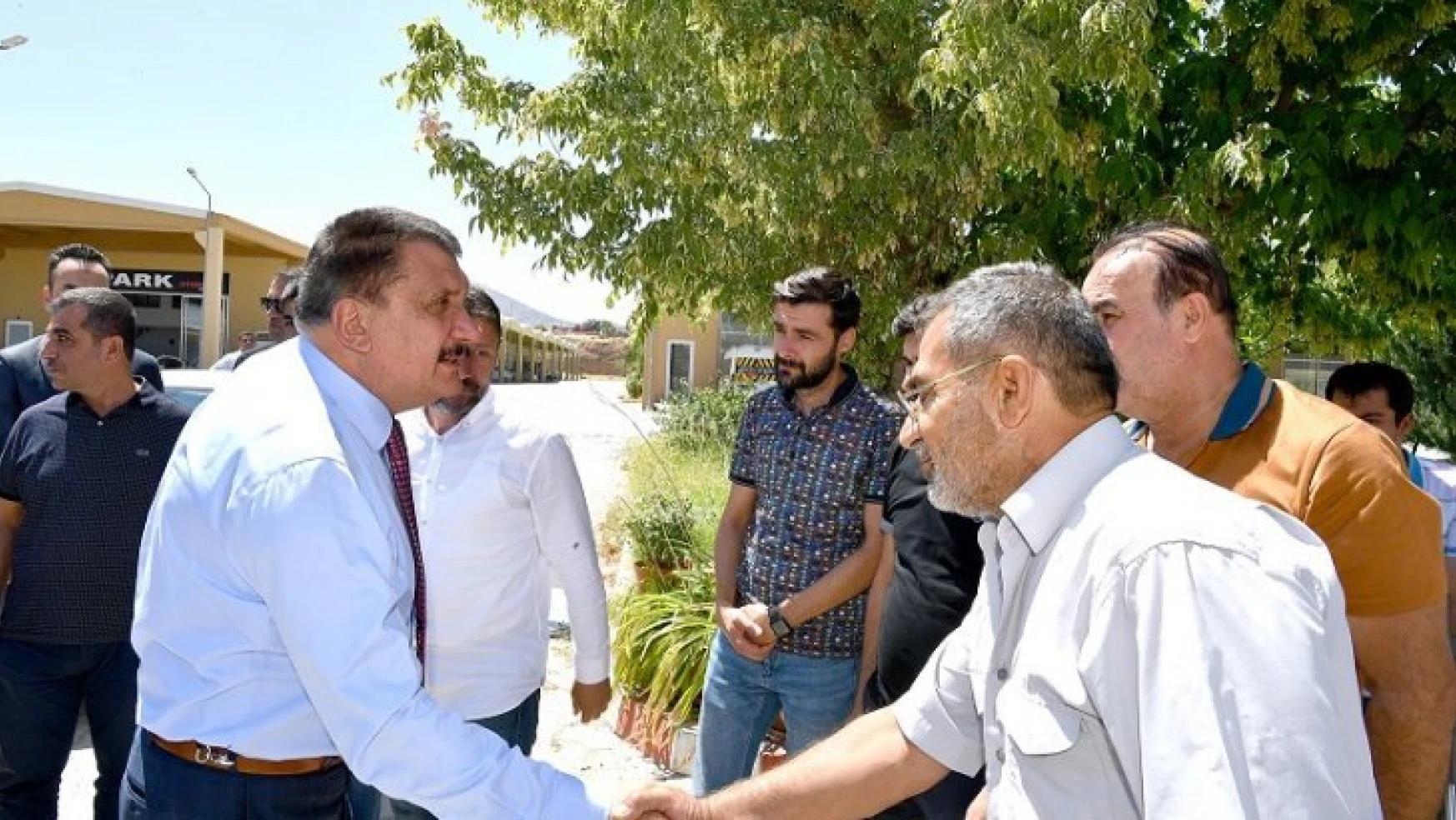 Başkan Gürkan Galericiler Sitesini ziyaret etti